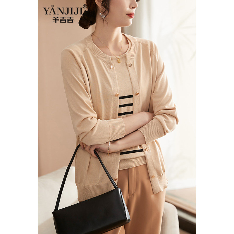 母亲节妈妈春装套装针织洋气小衫中年女薄款开衫中年夏季短款上衣