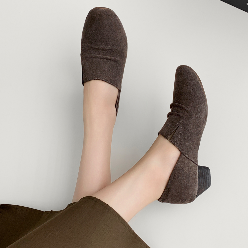 真皮软底妈妈鞋舒适休闲中跟单鞋