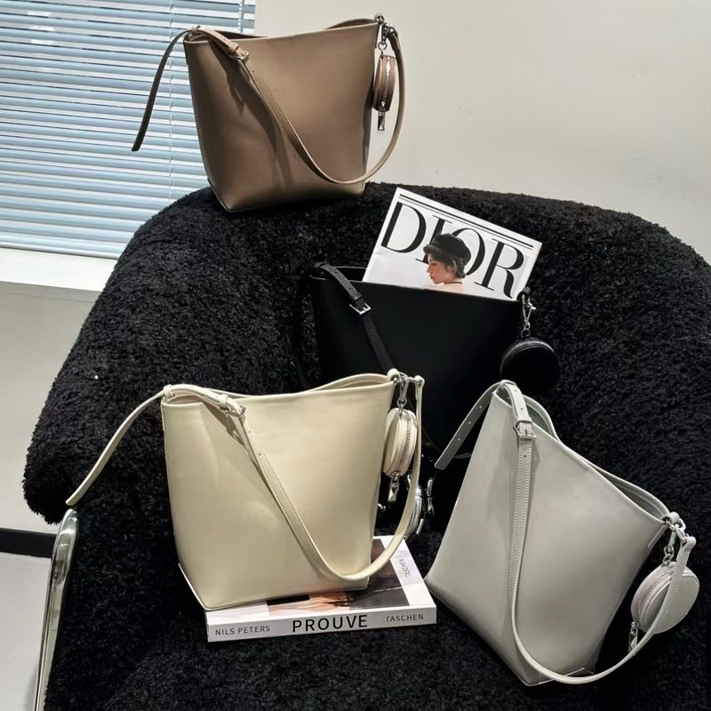 欧尚典｜腋下水桶包女2026春夏新款牛皮休闲高级感小众设计单肩包