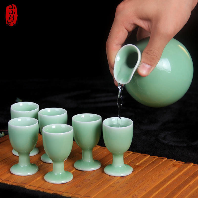 健康小利青瓷白酒酒具套装陶瓷小酒杯高脚杯酒壶分酒器酒盅礼品