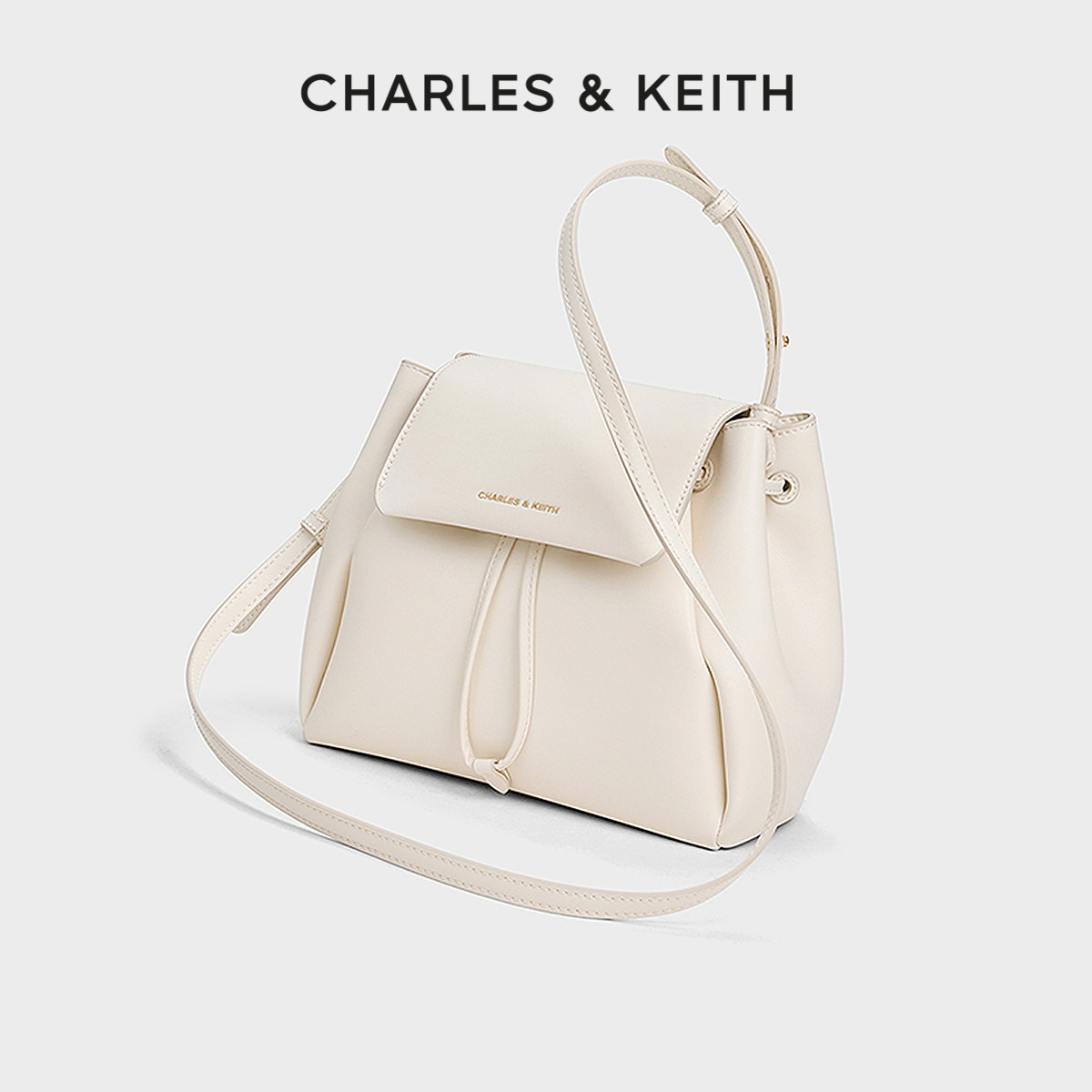 时尚抽绳双肩包CHARLES&KEITH图片
