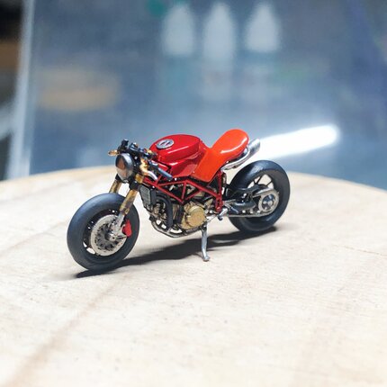 1:64摩托车模型 杜卡迪咖啡斗士916改树脂GK手工涂装上色成品