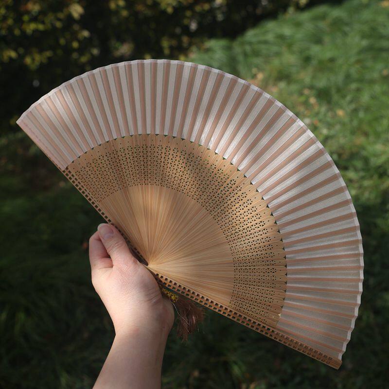 高档女扇日式和风折扇竹柄扇真丝扇礼品扇方格扇骨 纯色 淡桔色