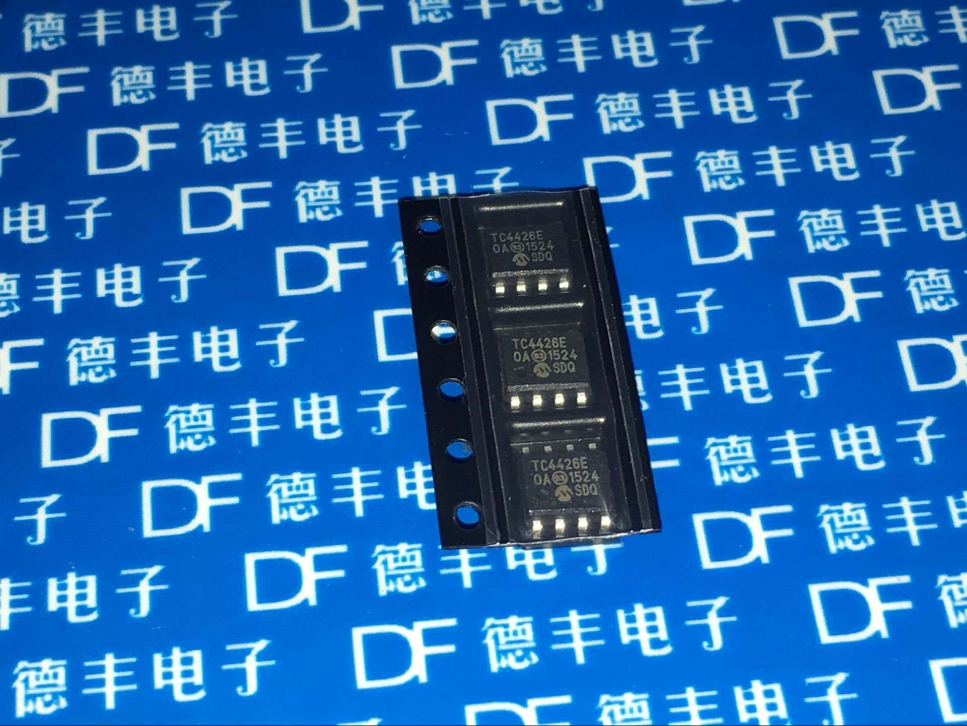 TC4426E TC4426 TC4426EOA SOP8 全新原装 驱动器双通道 可直拍