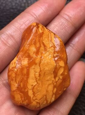 花蜡全皮原石蜜蜡坠子 形状蜡质好纹路清晰漂亮 颜色浓郁 10.55克