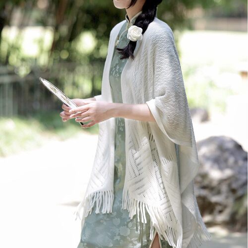 春夏季旗袍披肩空调房百搭款披风女镂空流苏时尚薄款外搭白色斗篷