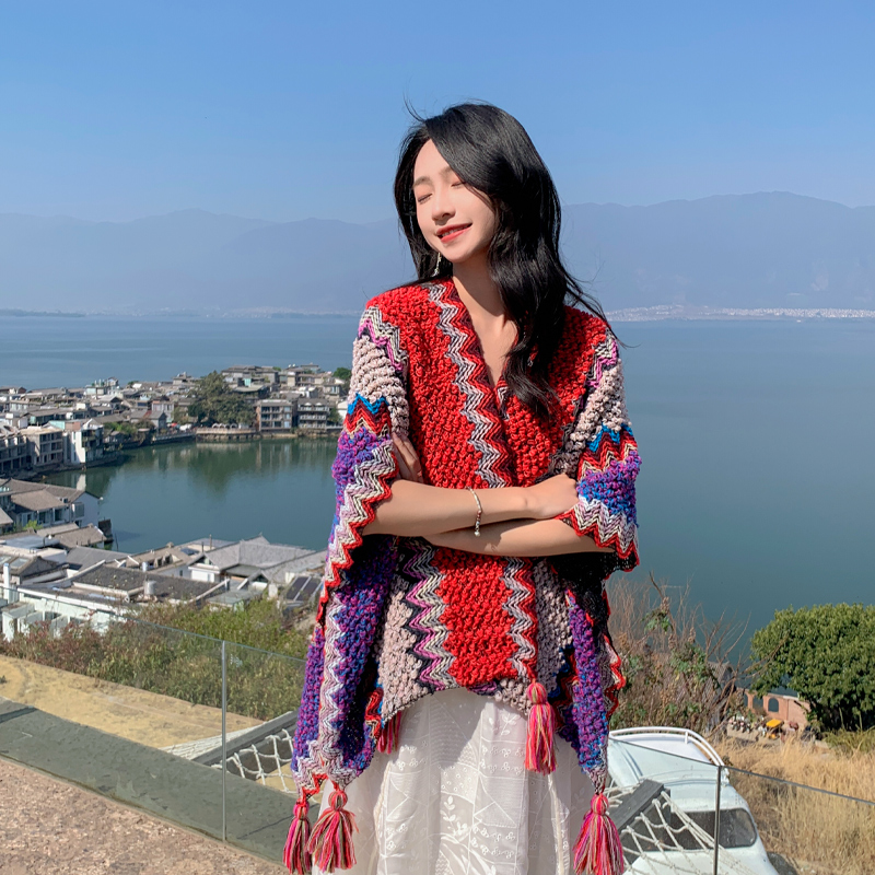 民族风披肩女云南特色丽江大理旅游穿搭斗篷披风外搭百搭洋气围巾