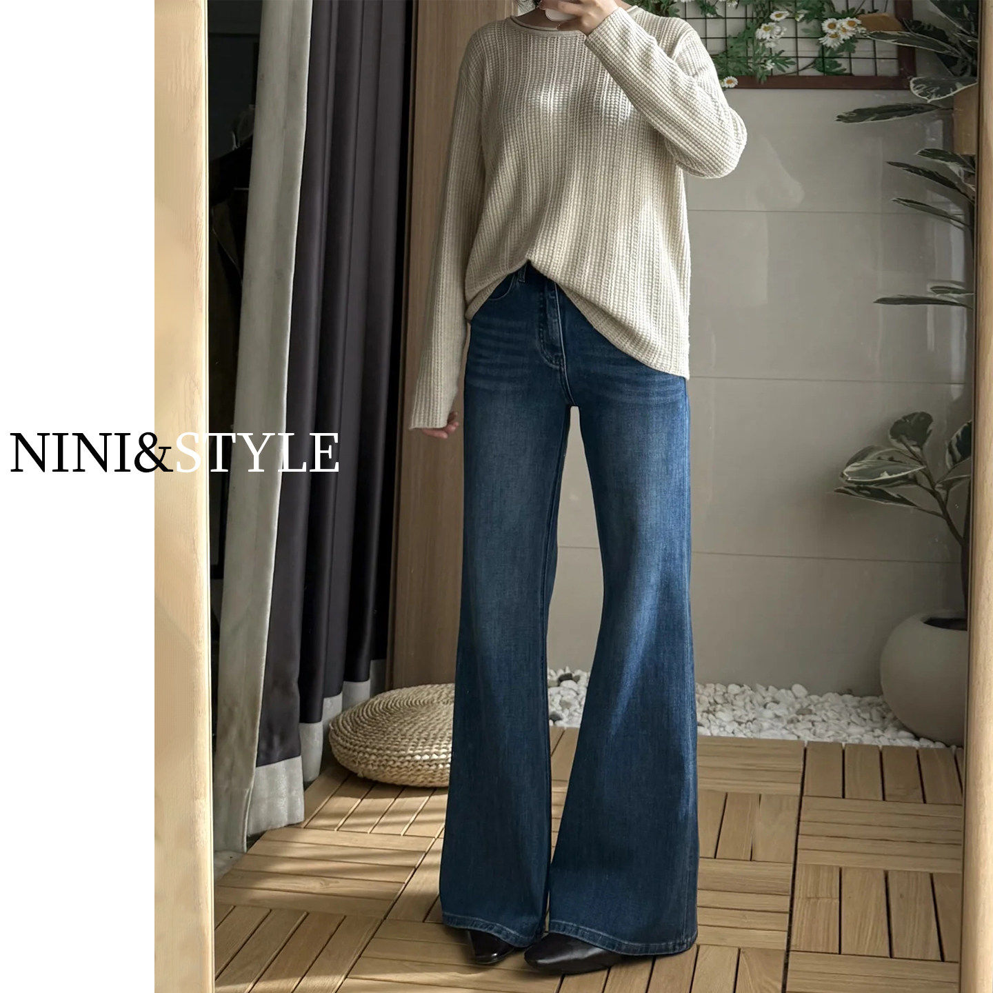 复古加绒微喇牛仔裤女春秋装2026新款高腰显瘦不贴腿小个子喇叭裤