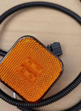 适用德龙新M3000挡泥板边灯X3000 F3000小四方灯转向灯F2000陕汽