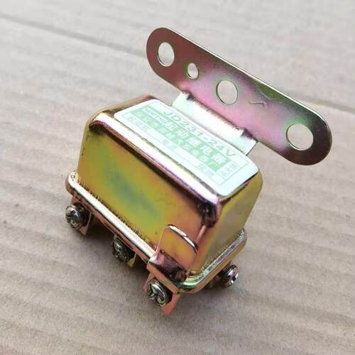 JD131起动继电器汽车马达喇叭继电器12v24v货车通用启动机继电器