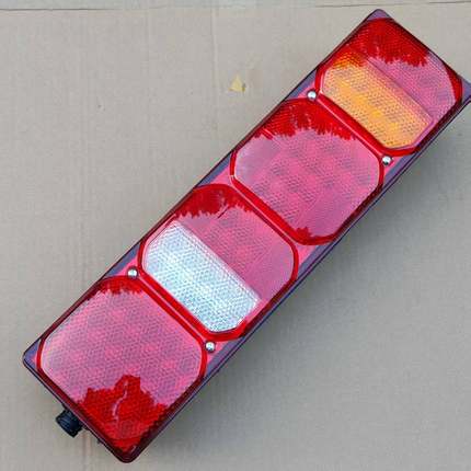 新LED豪沃A7后尾灯汕德卡T7H T5G总成高亮电子灯双芯倒车灯防水C7