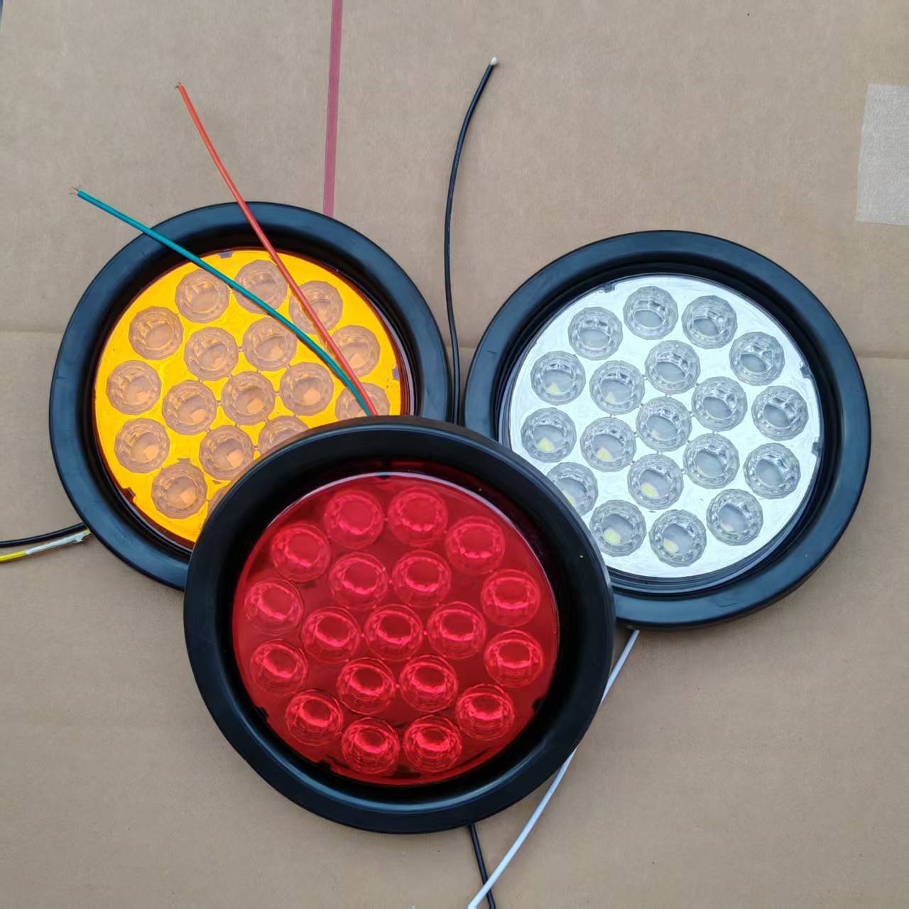 LED挂车后尾灯小灯三色圆尾灯24V