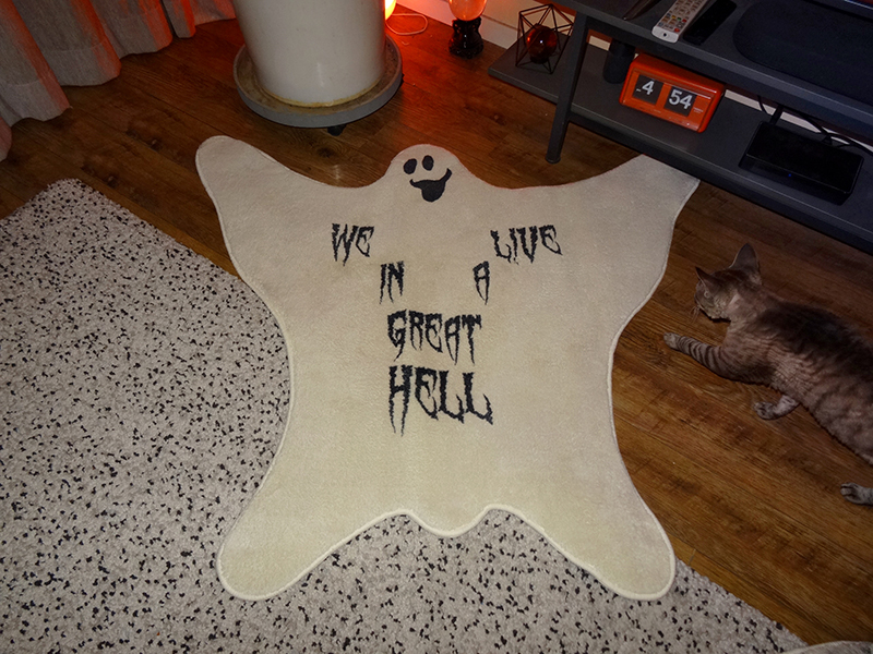 TRIPPY原创设计 活在伟大的地狱 白色幽灵 地垫 仿羊绒异形地毯