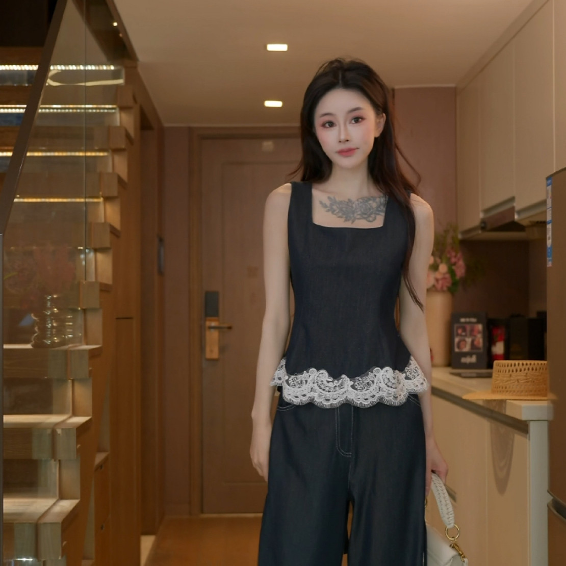 磊磊【夜晚的雪花】 显瘦套装 蕾丝边吊带背心+牛仔裤88338