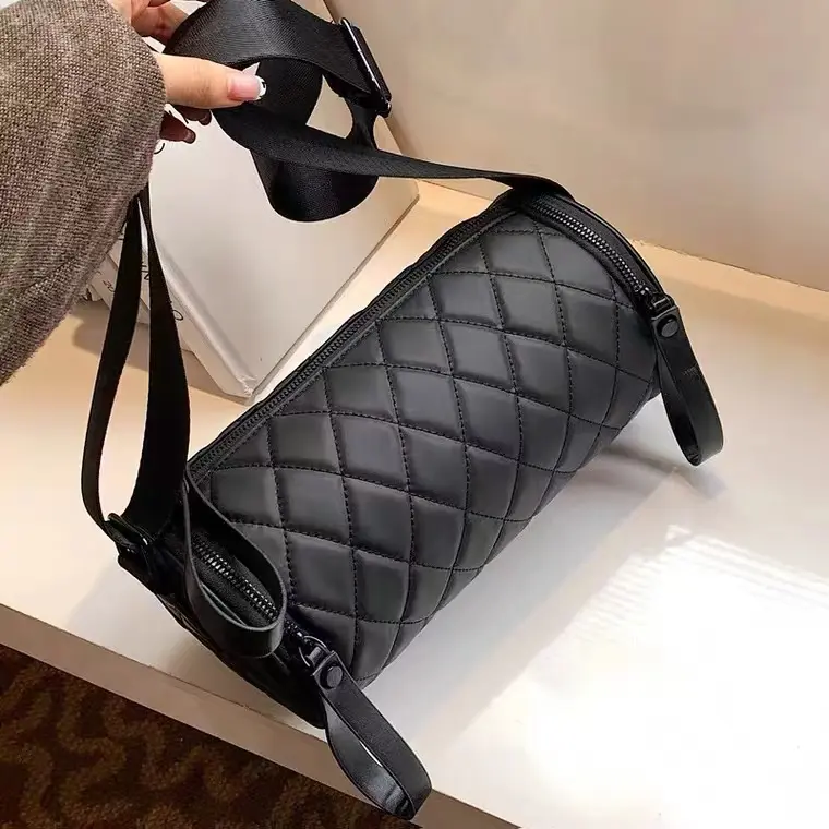 菱格圆筒包女包斜跨包新款百搭