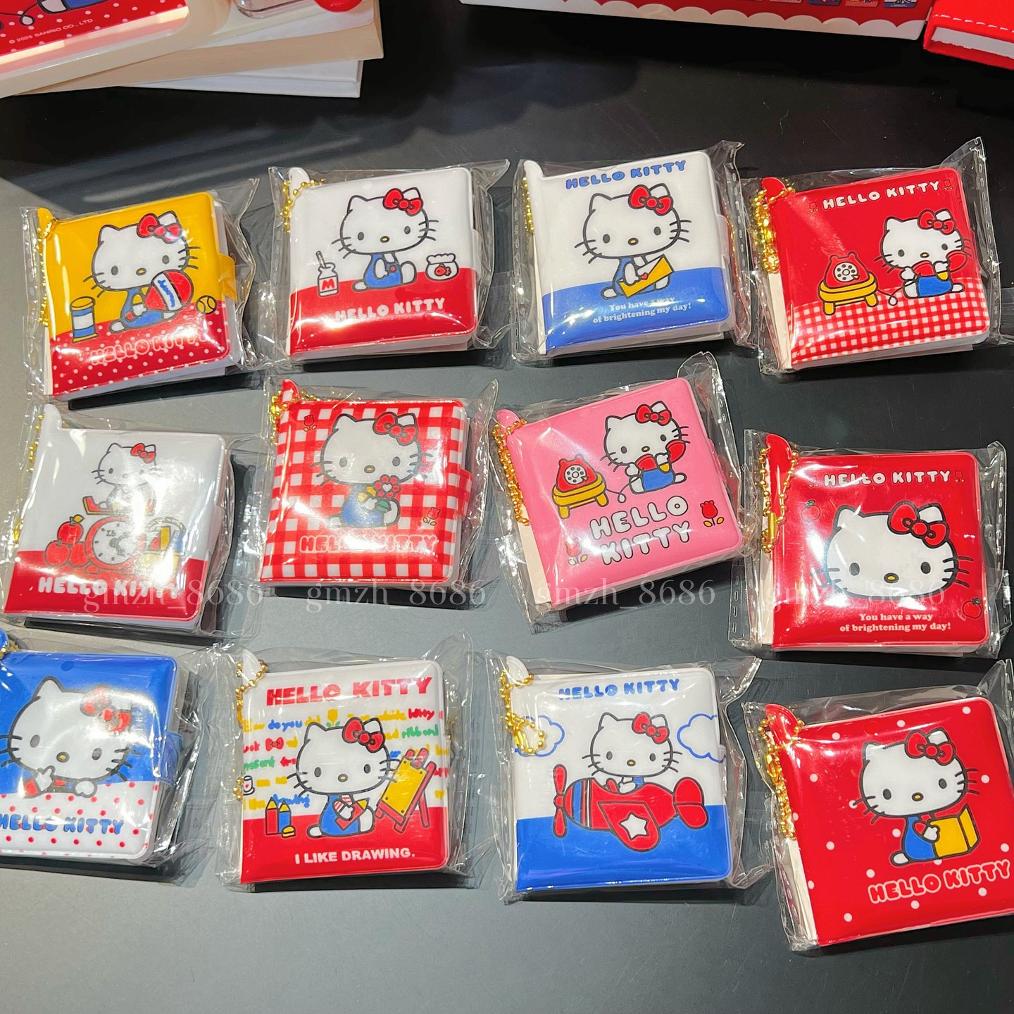 正版Kitty凯蒂猫迷你方方按扣