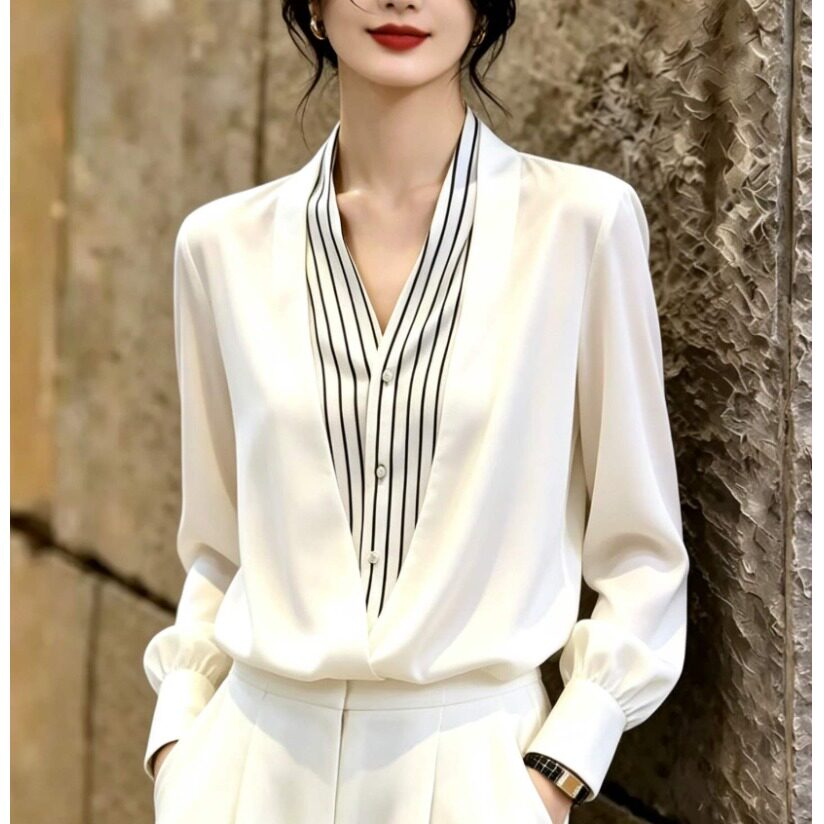 简约高级感大码通勤风松弛白色假两件衬衫女条纹v领小衫2026秋季