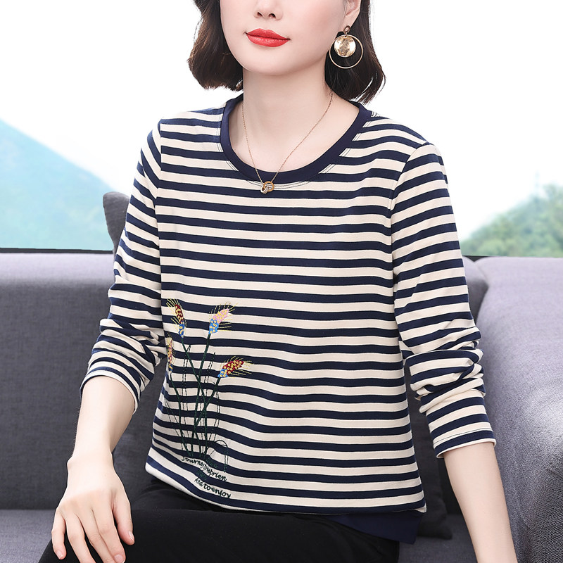 纯棉长袖t恤女宽松条纹遮肚内搭小衫春秋新款中年妈妈洋气打底衫