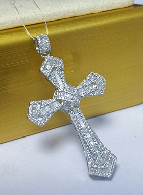 18K金祈愿十字架钻石吊坠1克拉满钻T方豪华镶男女可佩戴幸运项链