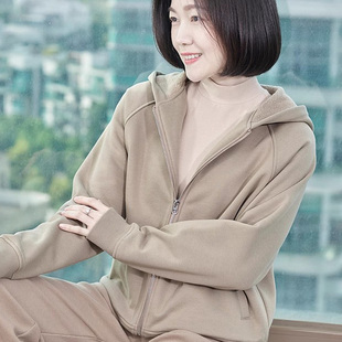 高级感外套女款秋冬季大码宽松减龄洋气加绒保暖夹棉连帽长袖卫衣