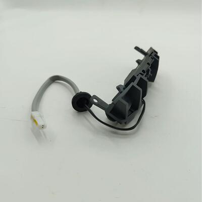 适用于日产 Micra 2002 - 2010 后行李箱开关按钮 25380-AX60B