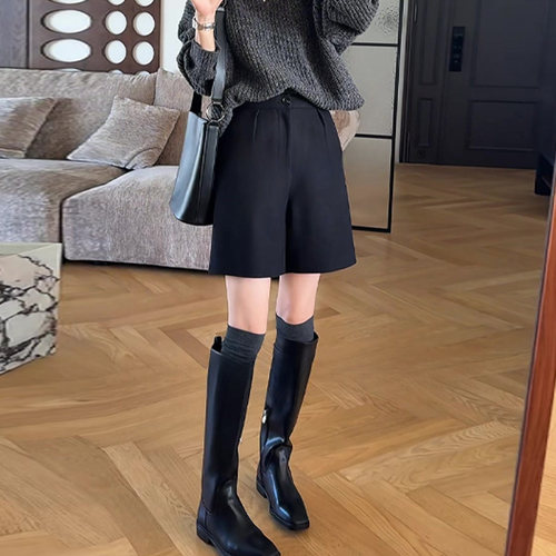 高级感黑色毛呢短裤女秋冬2025新