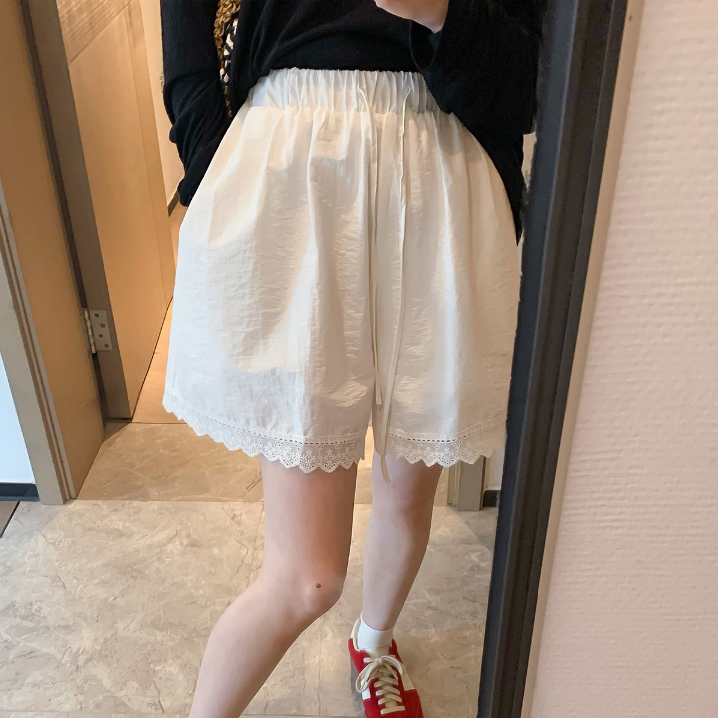 白色蕾丝拼接休闲短裤女大码胖mm2026年夏季新款宽松百搭阔腿裤女,女装/女士精品,大码裤装,淘宝优惠券,粉丝福利购,淘宝优惠卷