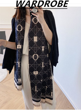 高档冬季欧美风新款羊绒围巾女时尚双面字母黑色披肩保暖两用围脖