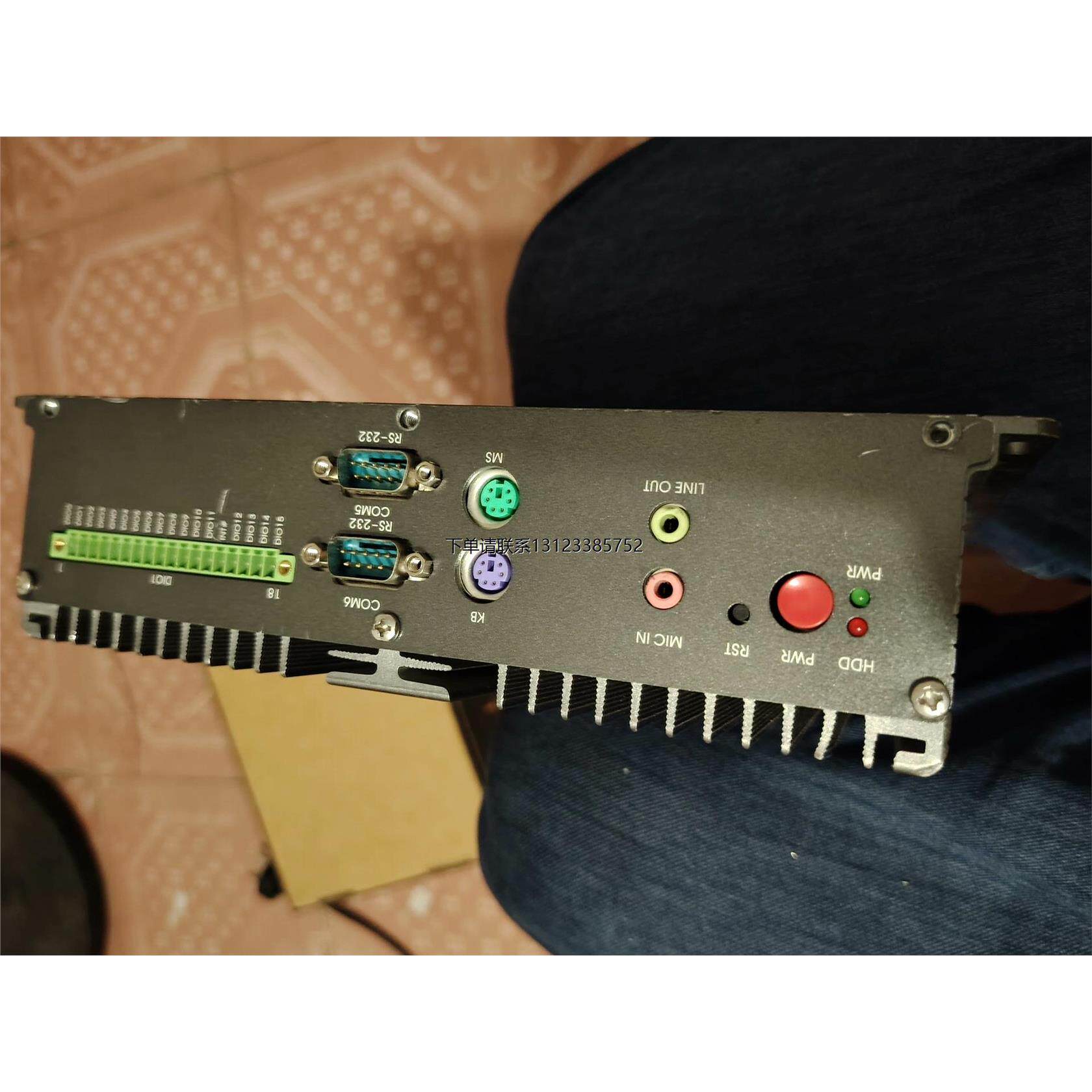 询价嵌入式无风扇工控机J1900 Cpu，内存条8g。有固态硬盘