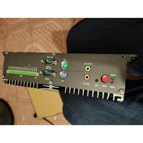 询价嵌入式无风扇工控机J