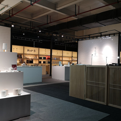 展会布展场馆装修展示装修男装高档潮牌简约装修店铺设计