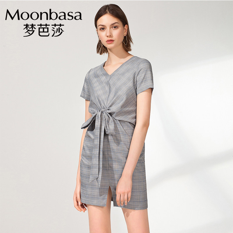 梦芭莎连衣裙2019夏季新款职业优雅V领短袖绑带收腰显瘦格子裙