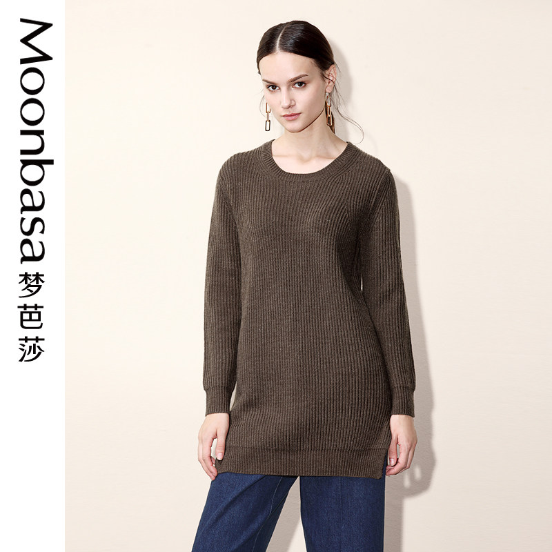 Moonbasa梦芭莎 简约时尚圆领侧开叉易搭中长款毛衣冬季