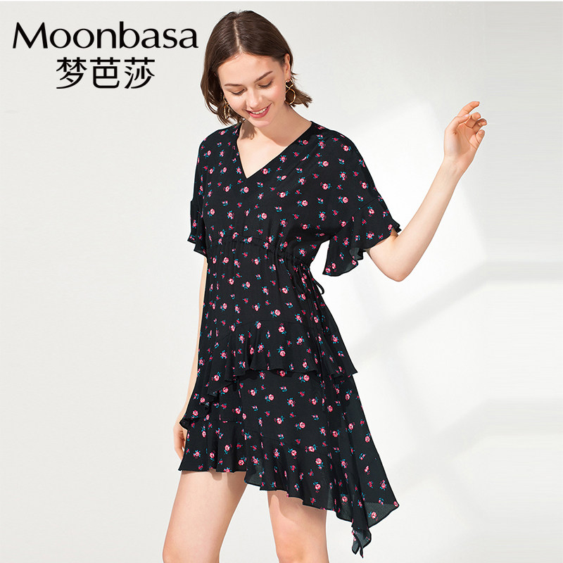 Moonbasa/梦芭莎时尚浪漫印花V领收腰抽褶不规则下摆荷叶袖连衣裙