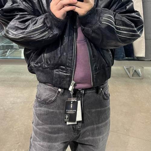 拉链齿线硬涂层夹克帽衫