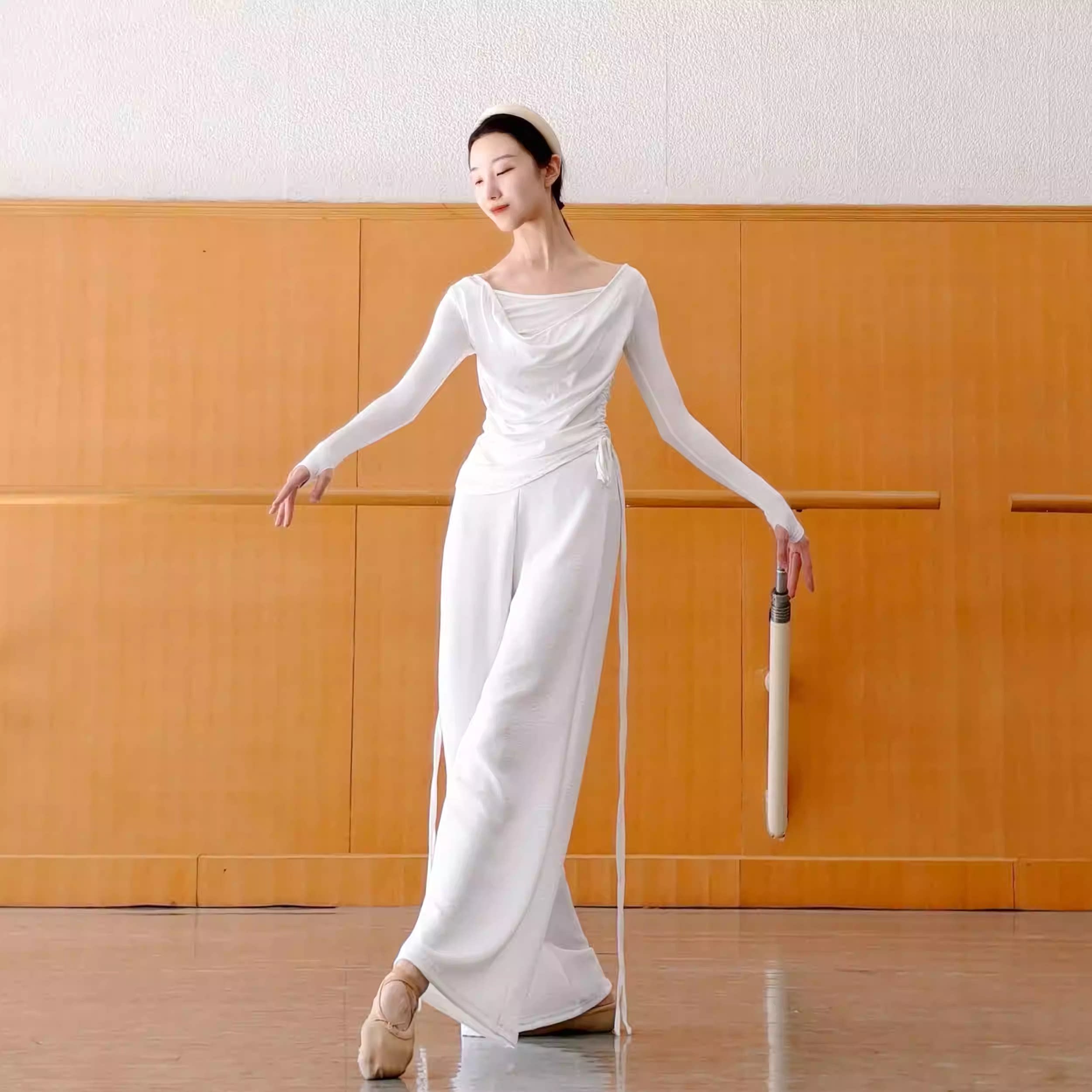 新款古典舞套装荡领假两件收腰显瘦练功服中国现代舞瑜伽日常穿