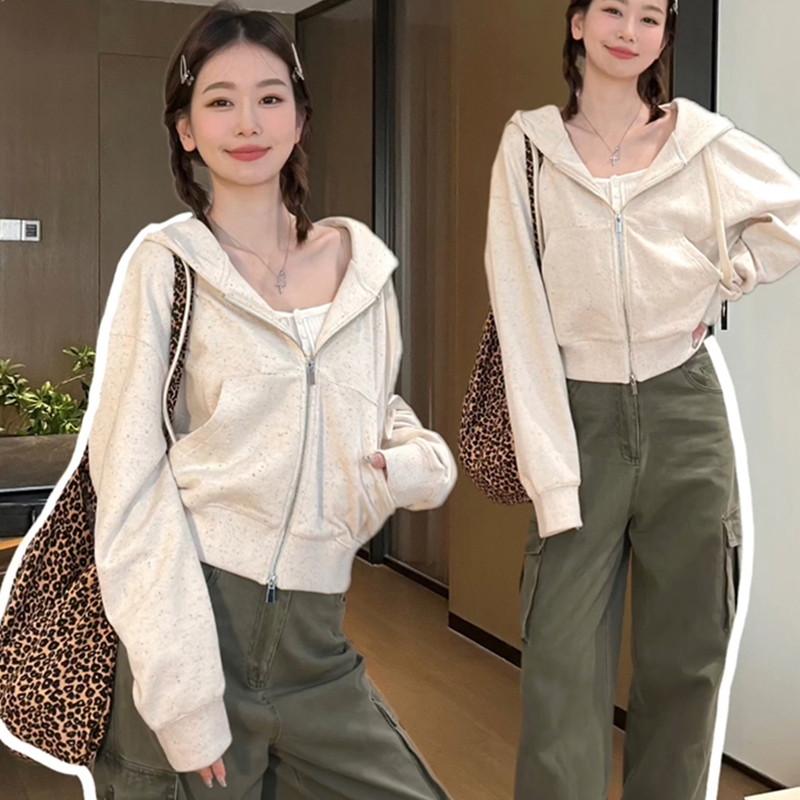 白灰色连帽短款卫衣外套女春秋拉链上衣2024新款加绒早秋初秋女装