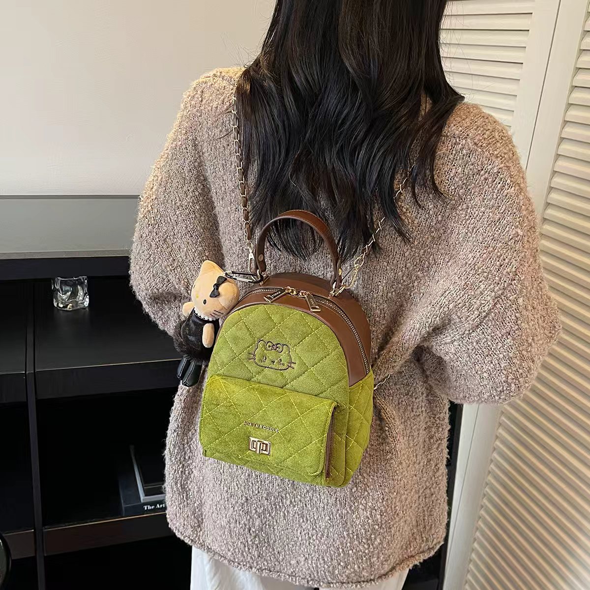 艾米兔女包2025新款流行简约小众菱格绣线可爱绣线链条手提双肩包