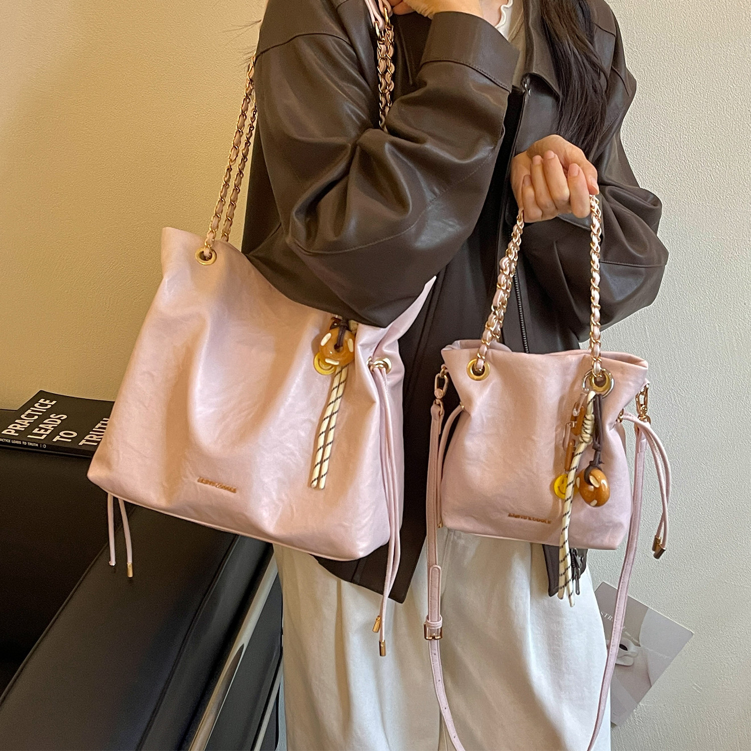 艾米兔女包2026新款休闲纯色质感大容量托特包通勤百搭单肩斜挎包