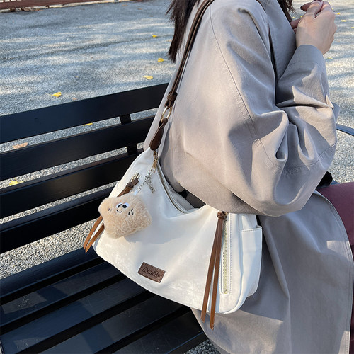 艾米兔女包2026新款时尚潮流百搭休闲质感单肩斜挎托特包