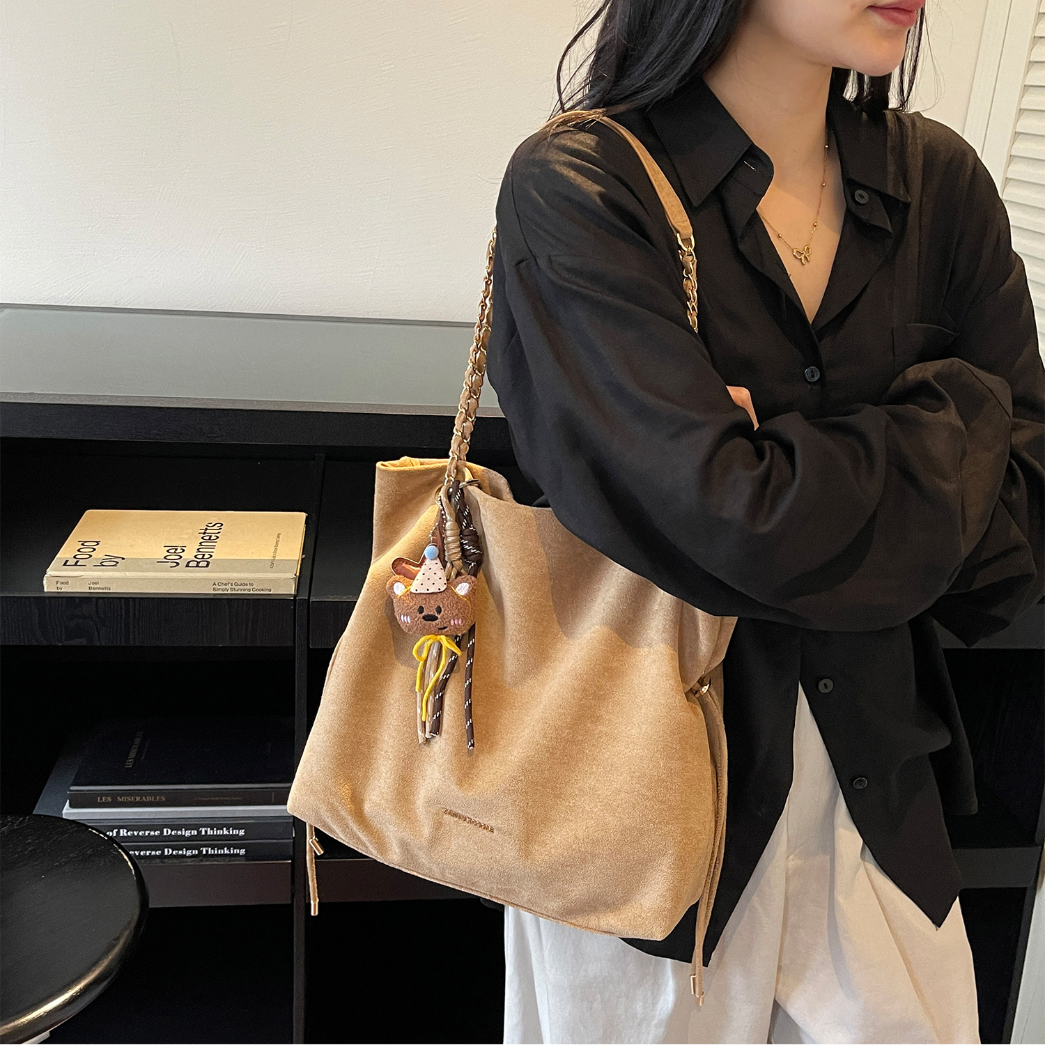 艾米兔女包2025新款纯色质感洋气百搭大容量链条包通勤日常单肩包