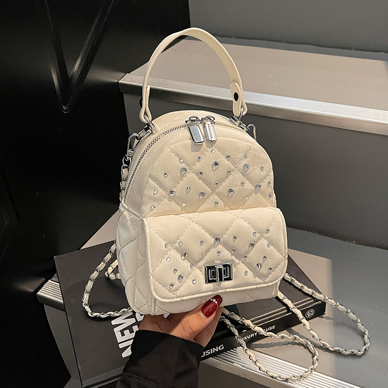 艾米兔女包2025新款时尚简约洋气潮流质感通勤小众设计百搭双肩包