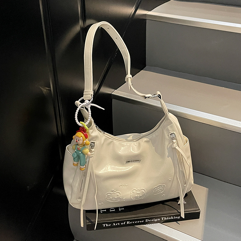 艾米兔女包2025新款日常休闲简约通勤质感小众潮流百搭单肩斜挎包