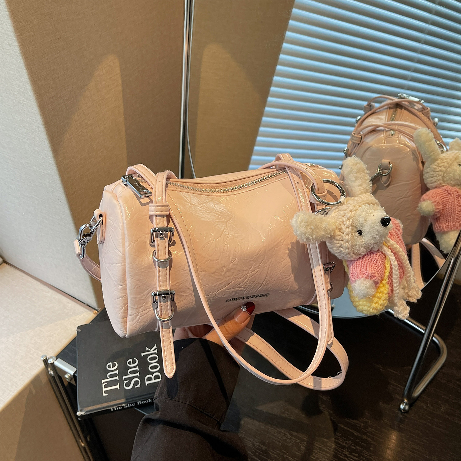 艾米兔女包2026新款时尚洋气百搭枕头包潮流女包手提单肩斜挎包