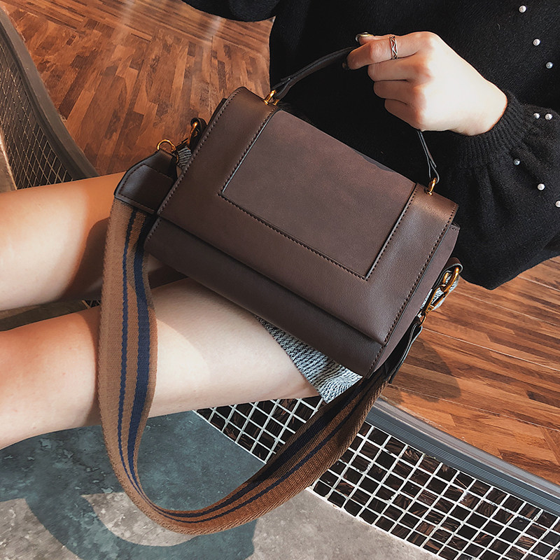Shoulder strap fashion Bag 2020 lady new pattern Retro Versatile Harbor Wind portable Retro Messenger The single shoulder bagin the Leather/Lady bags/Men's bag, Ms. bags  category - from Buy2taobao.com to provide professional Taobao agent buy service