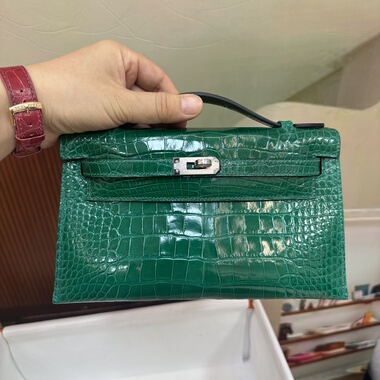 凯莉一代22cm进口美洲鳄鱼皮绿色银扣纯手工翡翠绿手工钉手拿包