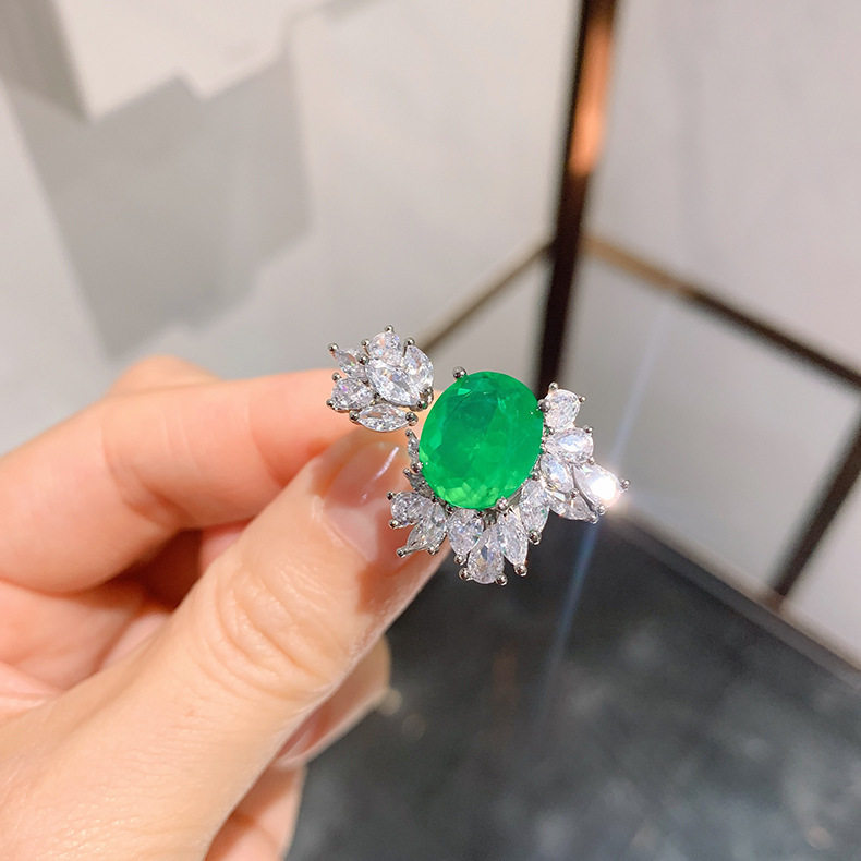 欧美高端珠宝女士气质仿真祖母绿硞石镶钻镀白金戒指开口可调节