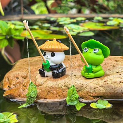 可爱动物小熊猫青蛙钓鱼摆件