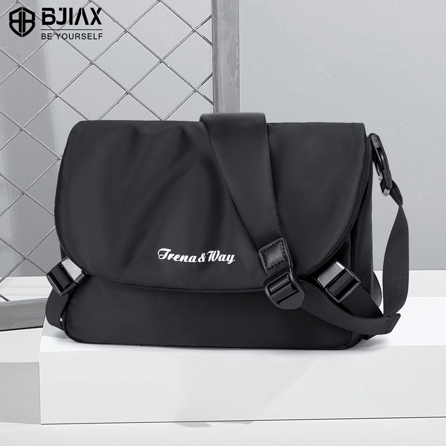 翻盖斜挎邮差包男款大容量防水学院风日系包女款2025新款单肩背包