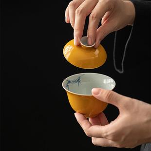 中式 文人手绘泡茶碗 黄色原矿釉陶瓷盖碗 拟古杏黄釉青花竹隐茶碗